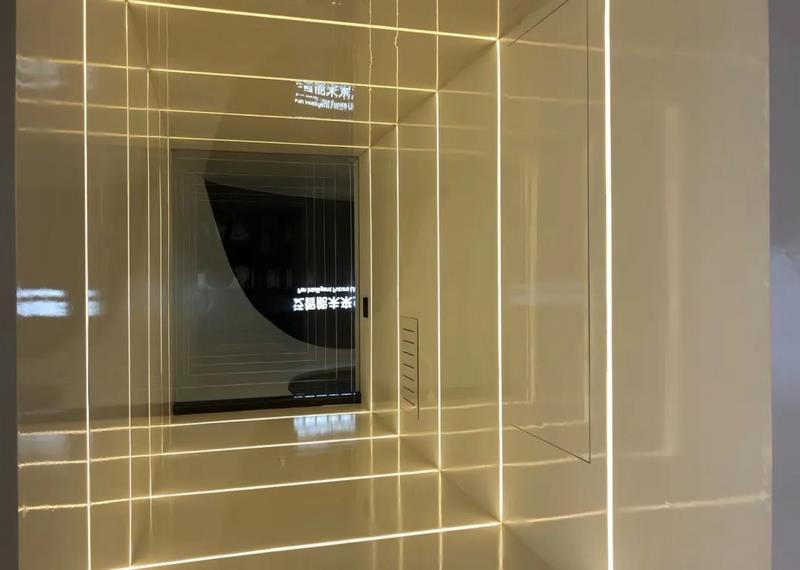 苏州创业园“携住科技”--多泰感应自动门、超白调光玻璃